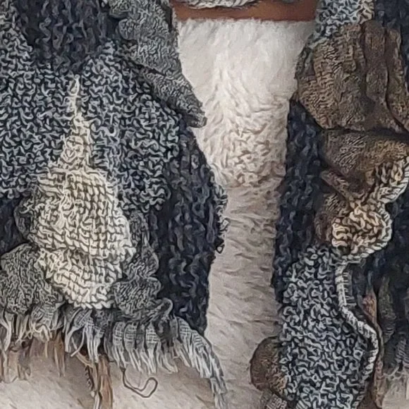 Patterned Scarf - Picture 4 of 4